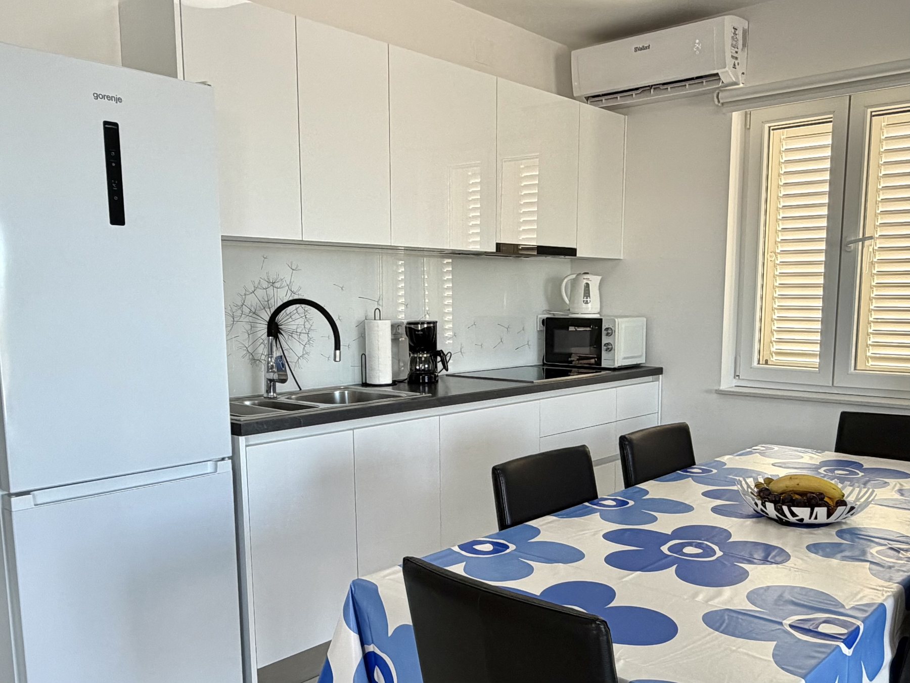 Kuhinja i blagovaonica Apartment Blue
